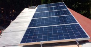 ¿Se puede instalar placas solares en comunidades de vecinos?
